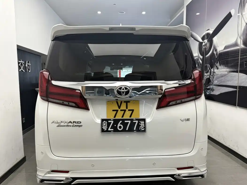 Toyota Alphard 2018 3.5L Luxury фото 4