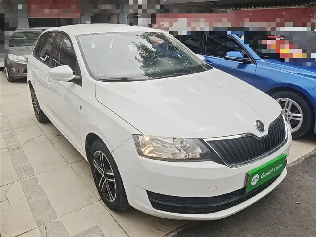Škoda Skoda Rapid Spaceback 2016 Facelift 1.6L Automatic Forward Edition фото 4