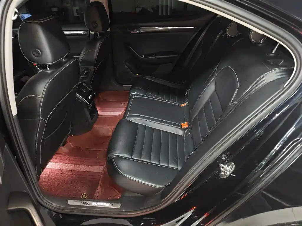 Škoda Superb 2018 TSI330 DSG Luxury Edition China V фото 13