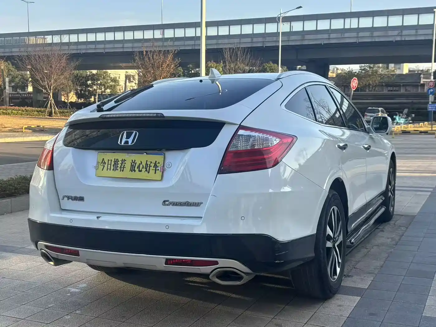 Honda Crosstour 2016 2.4L Luxury Navigation Edition фото 8