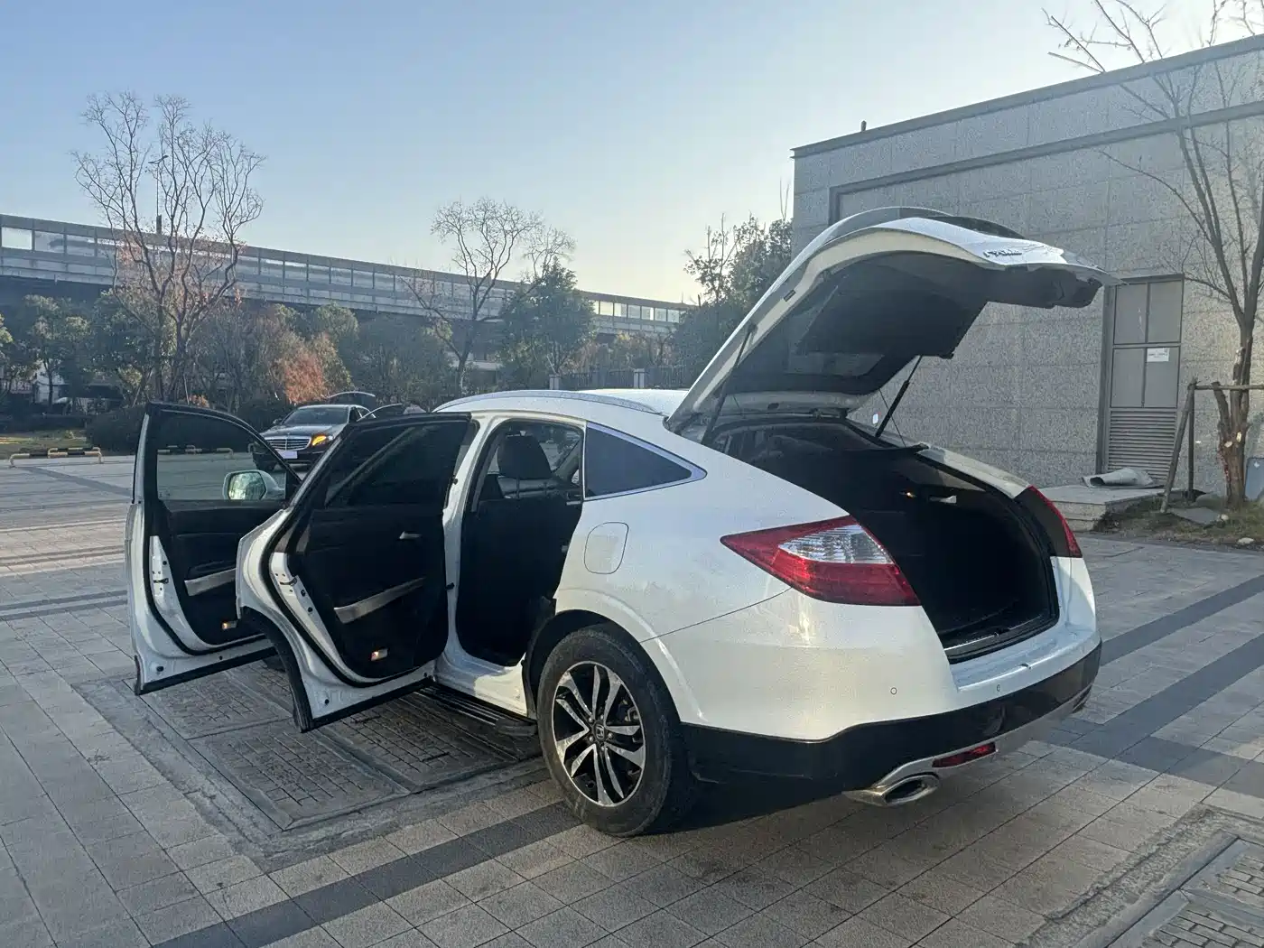 Honda Crosstour 2016 2.4L Luxury Navigation Edition фото 15