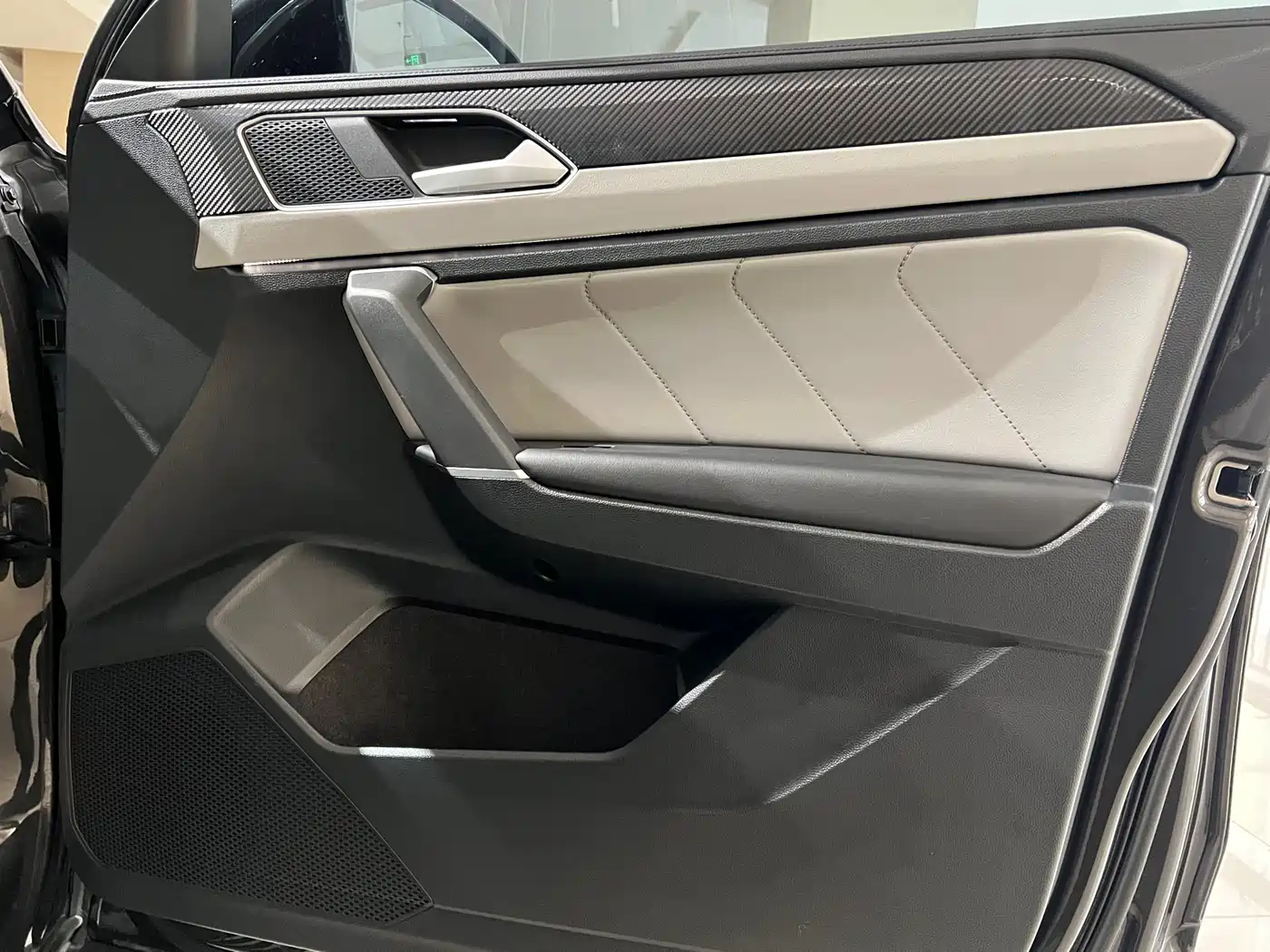 Volkswagen Tayron 2023 330TSI 2WD Luxury Plus Advanced Edition фото 14