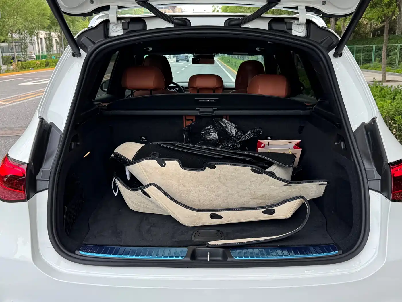 Mercedes-Benz GLC 2023 GLC 300 L 4MATIC Sport 5-Seater фото 25
