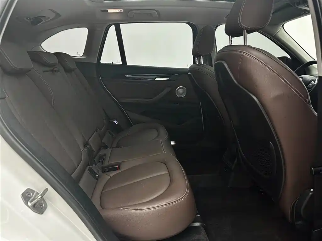 BMW X1 2021 Facelift sDrive20Li Fashion фото 23
