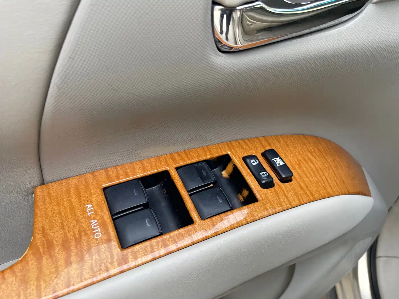 Toyota Previa 2006 Model 2.4L 7-Seater Luxury Edition фото 10