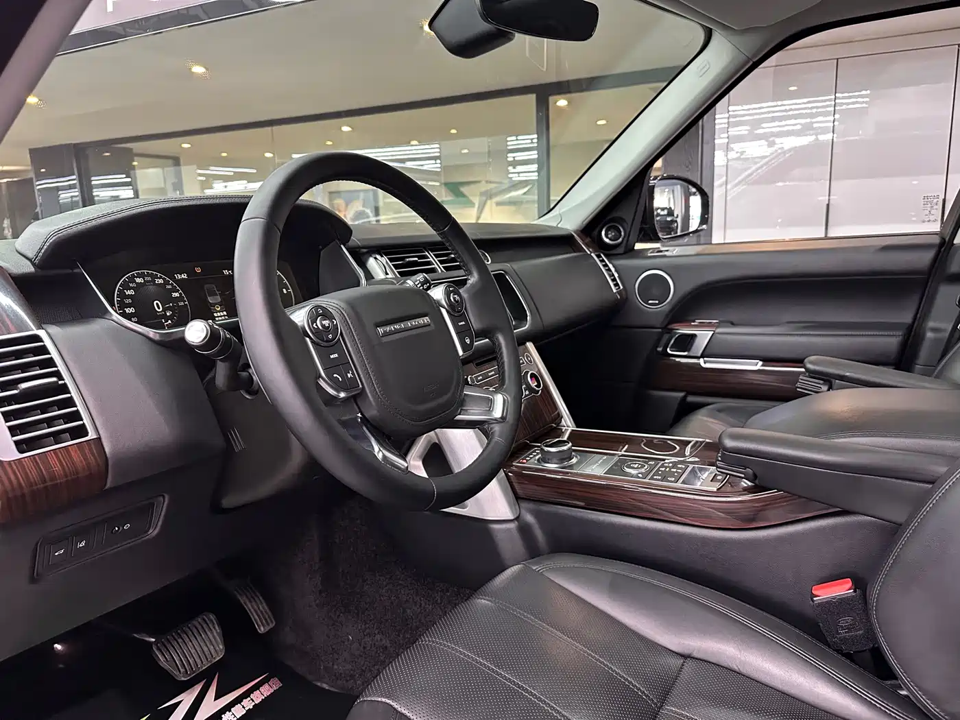 Land Rover Range Rover 2017 3.0 SC V6 Vogue SE Autobiography LWB фото 5