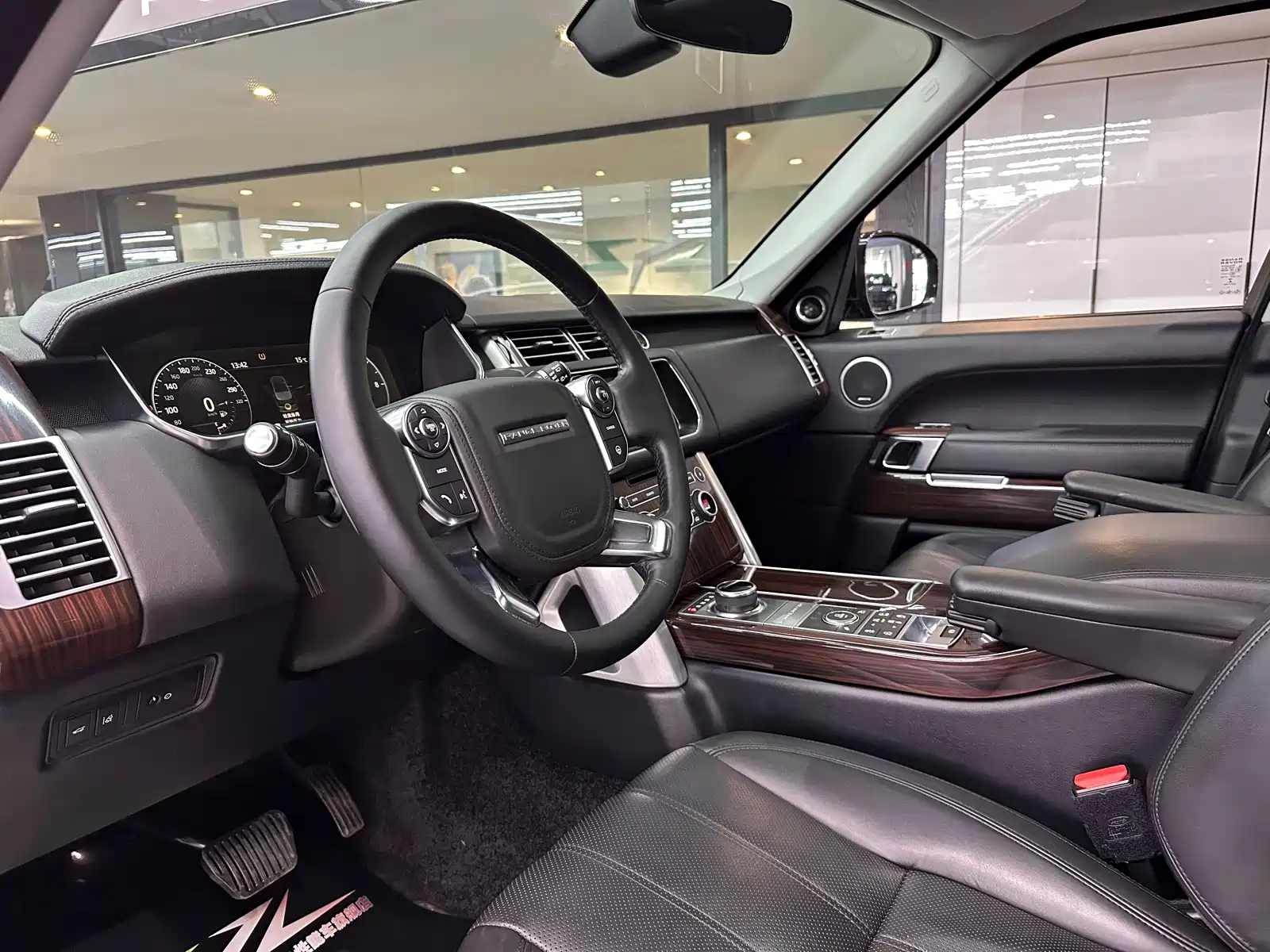 Фото 5 - Land Rover Range Rover