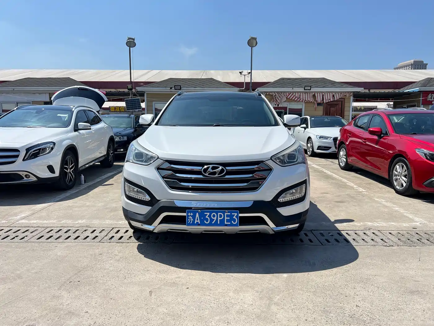 Hyundai Santa Fe 2013 Model 2.4L Automatic 2WD Smart