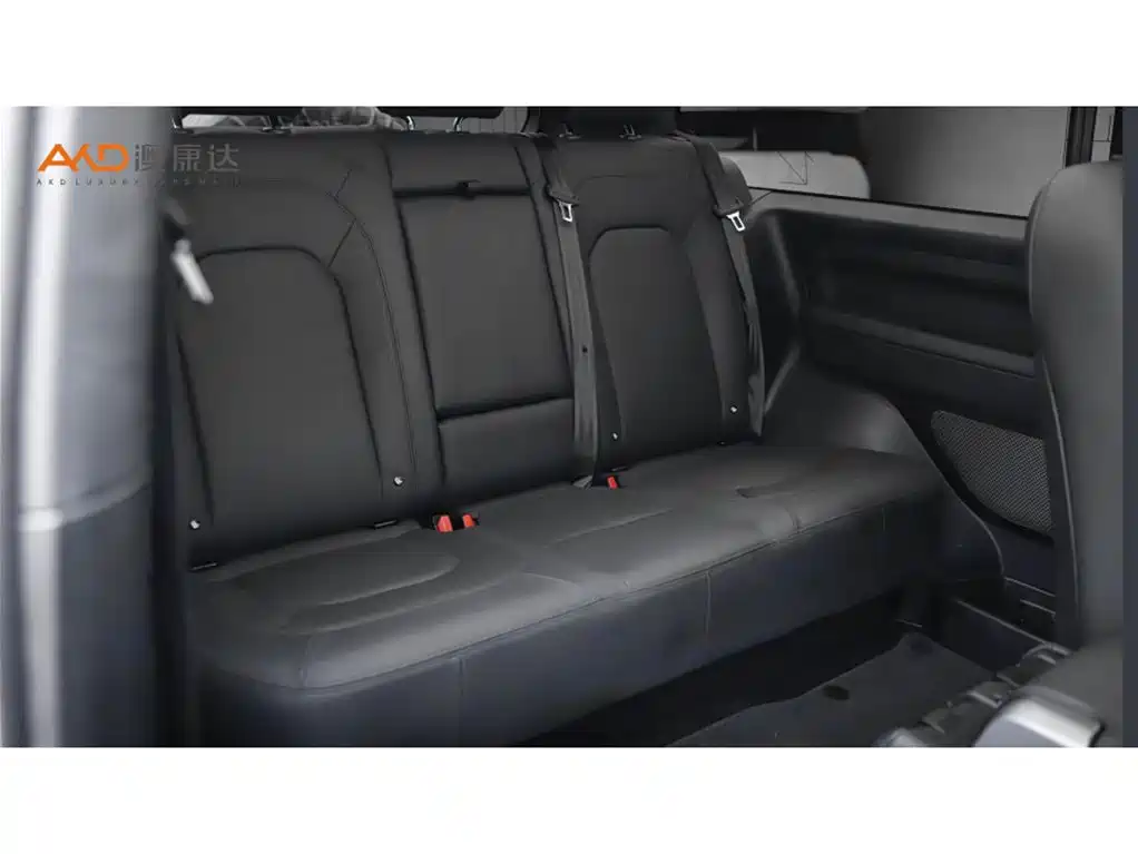 Land Rover Defender 2023 Facelift 90 3.0T P400 XS фото 8