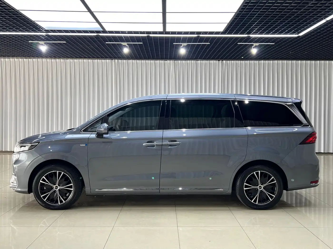 Roewe iMAX8 2023 2023 400TGI Premium Edition