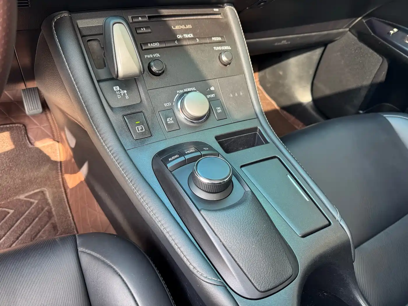 Lexus CT 2017 CT200h Comfort (Single Color, China V) фото 13