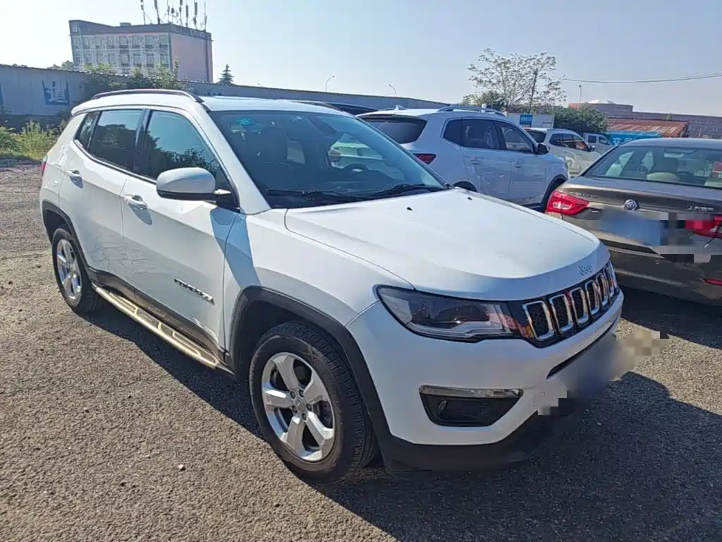 Фото 4 - Jeep Compass