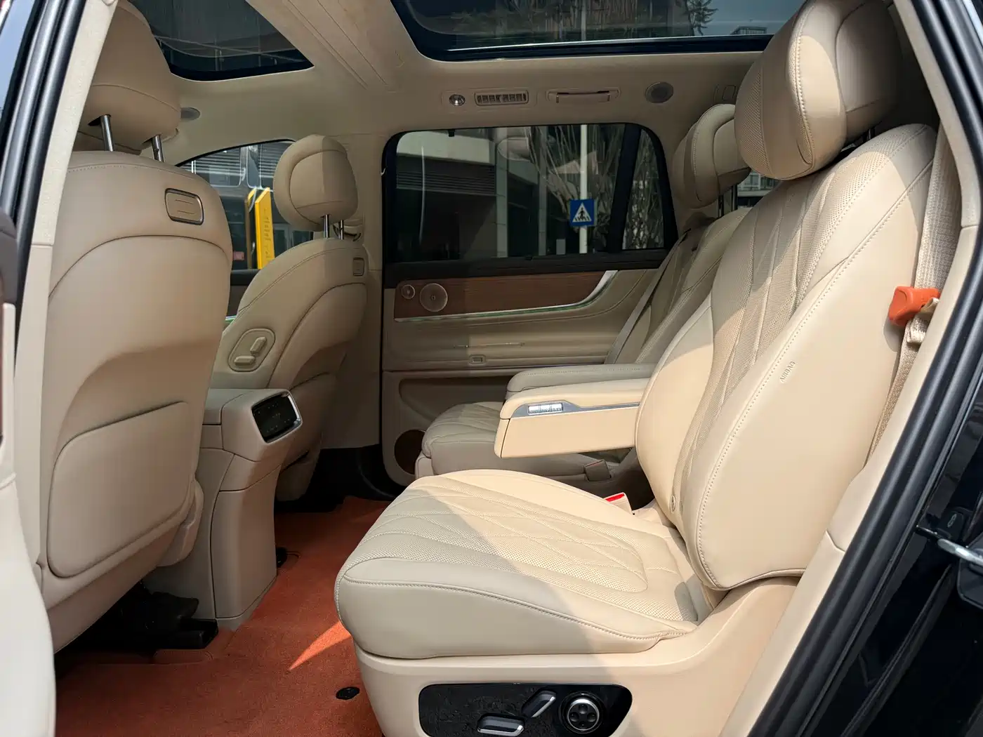 AITO Wenjie AITO M9 2024 Extended Range Ultra 42kWh 6-Seater фото 13