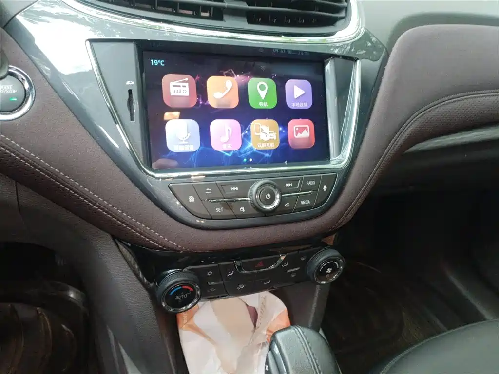 Chevrolet Malibu 2016 2.0L Automatic Luxury фото 6