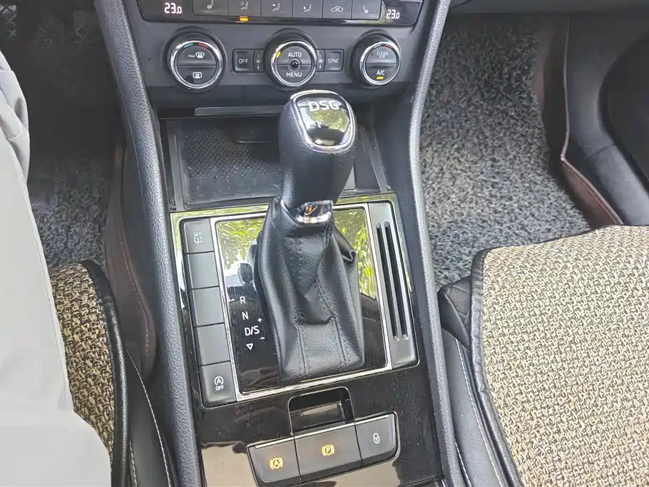 Škoda Superb 2018 TSI280 DSG Comfort (China V) фото 15