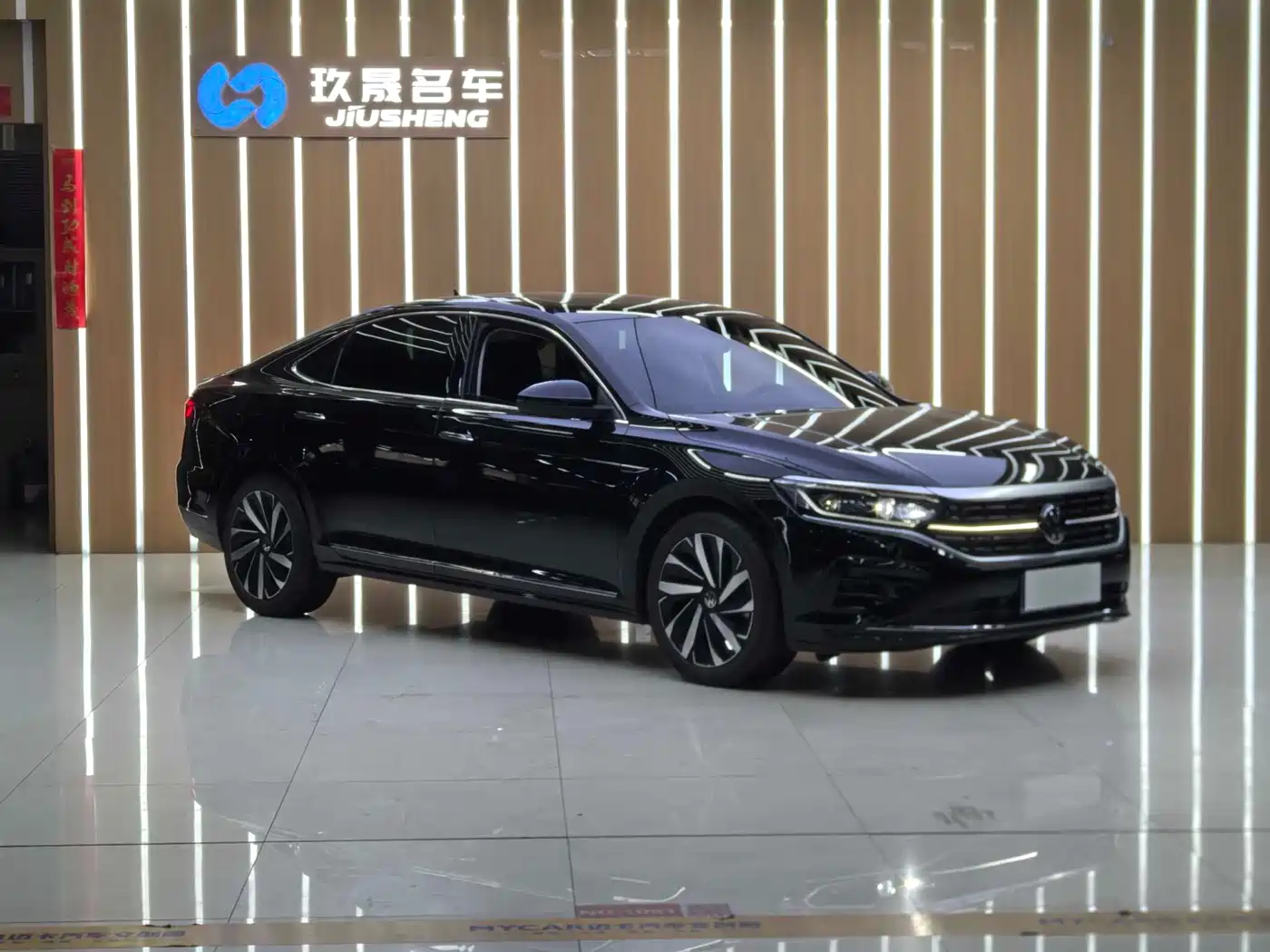 Volkswagen Passat 2023 Facelift 330TSI Luxury Edition фото 3