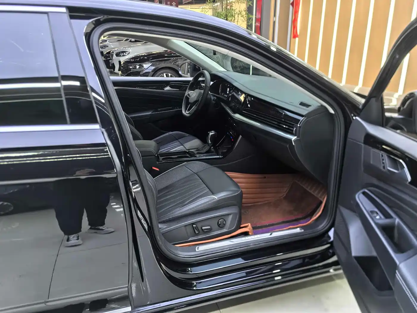Volkswagen Passat 2023 Facelift 330TSI Luxury Edition фото 13