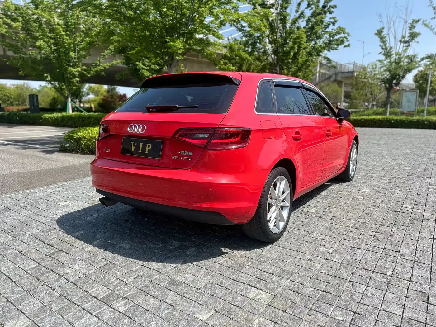 Audi A3 2014 Sportback 35 TFSI Automatic Comfort фото 4