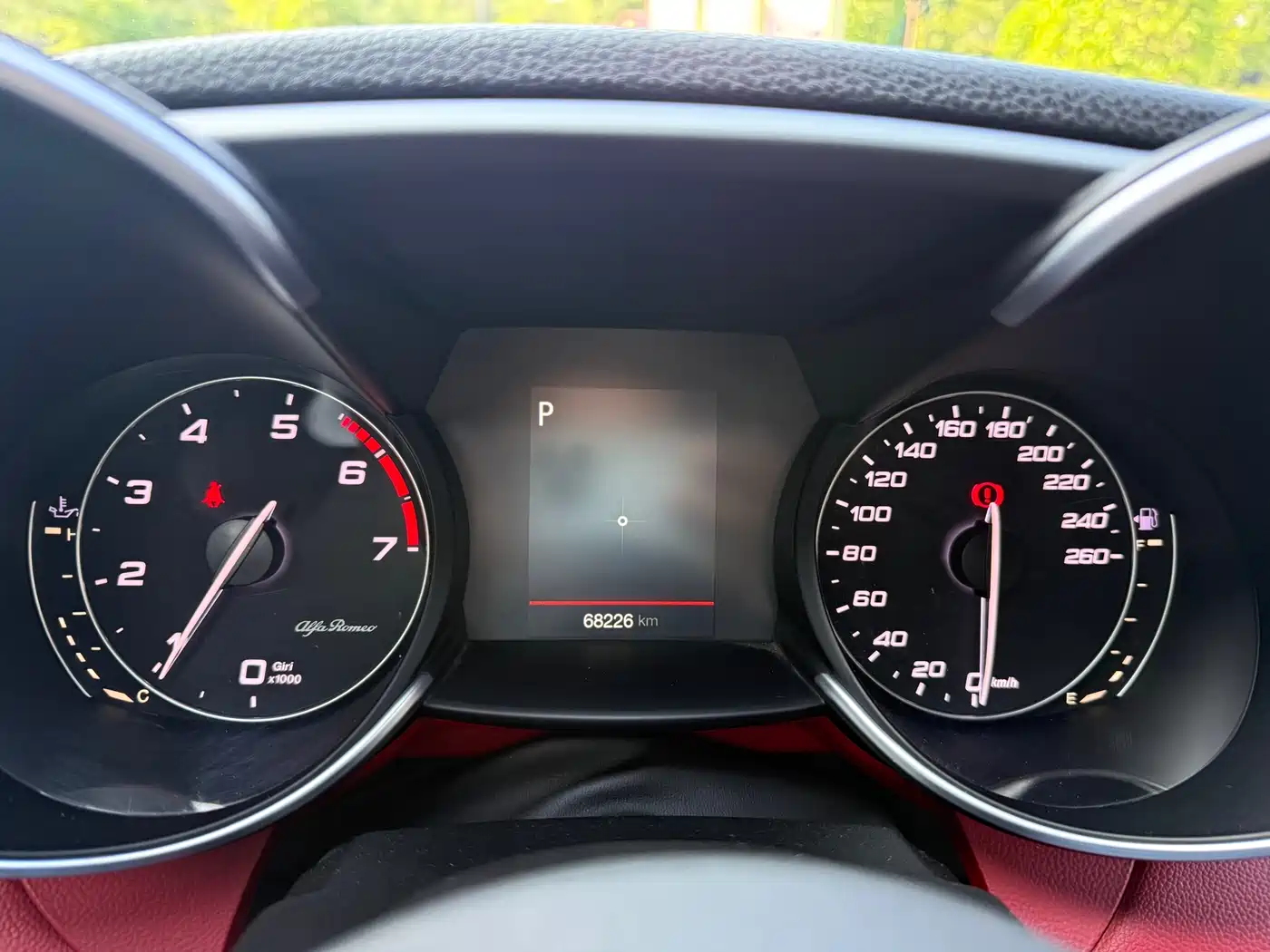 Alfa Romeo Giulia 2017 2.0T 200HP Elite Edition фото 23