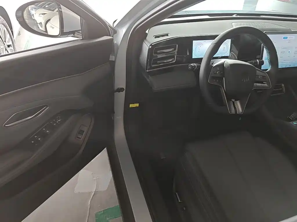 BYD Qin L 2024 DM-i 80KM Leading Edition фото 16