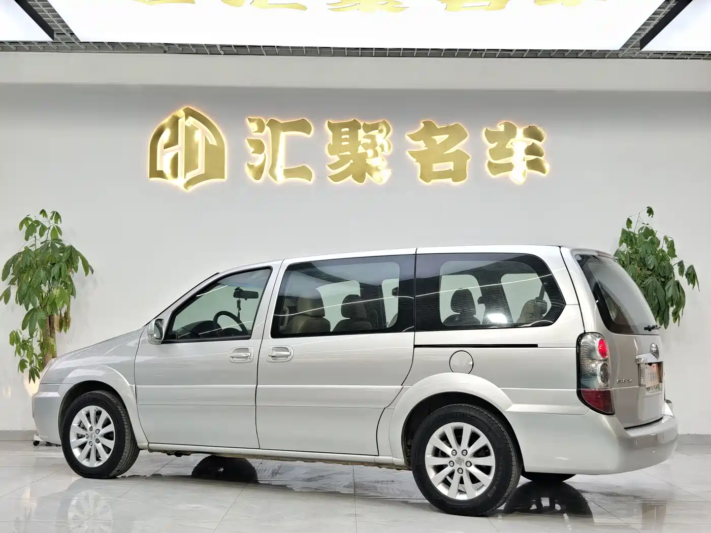 Buick GL8 2014 2.4L Executive Edition фото 10