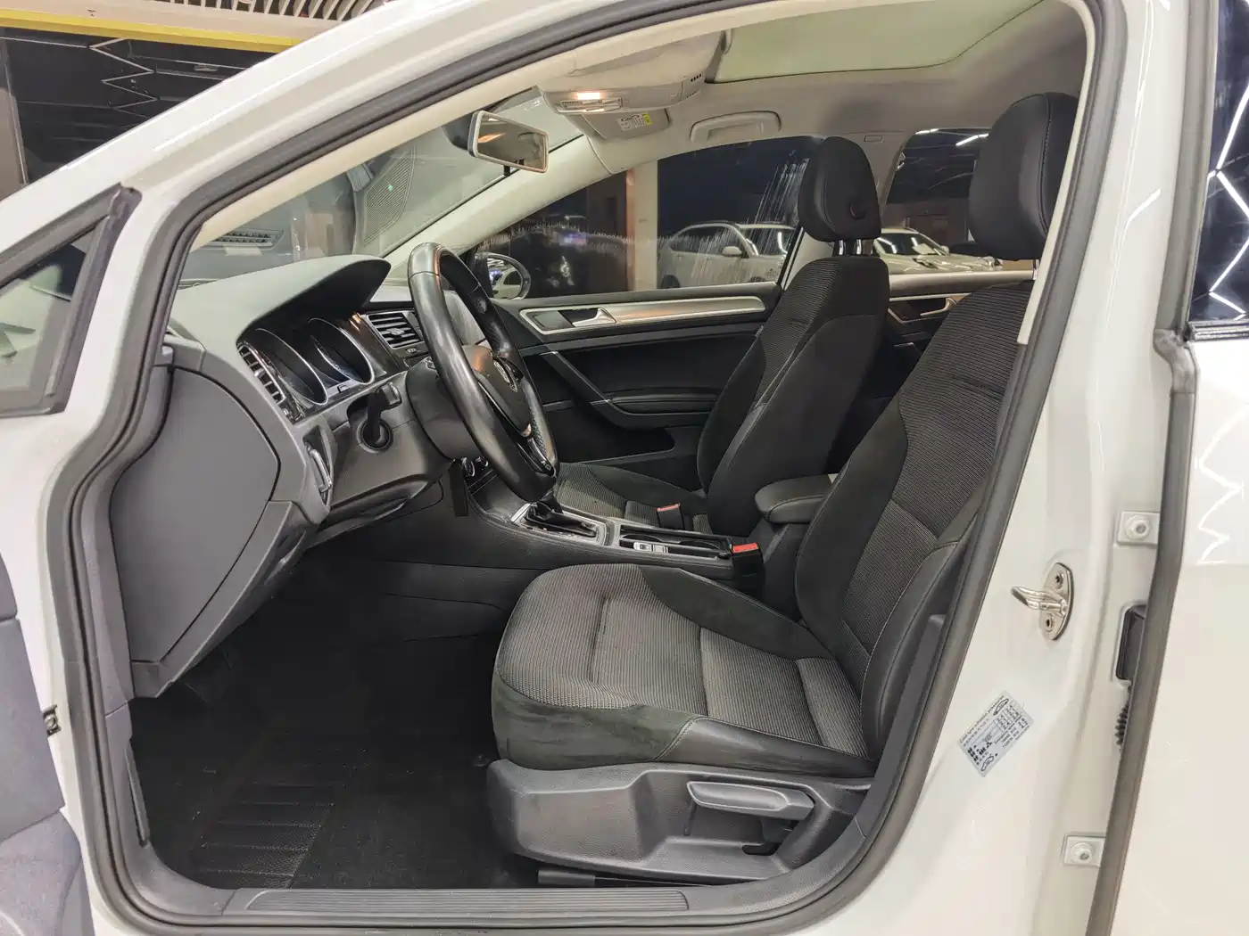 Volkswagen Golf 2020 280TSI DSG Comfort фото 9