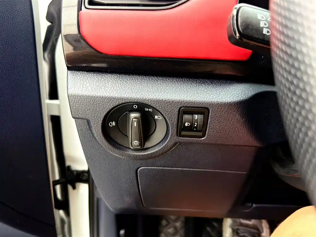 Volkswagen Tharu 2025 Model Rising Star 1.5L Advance Edition фото 9