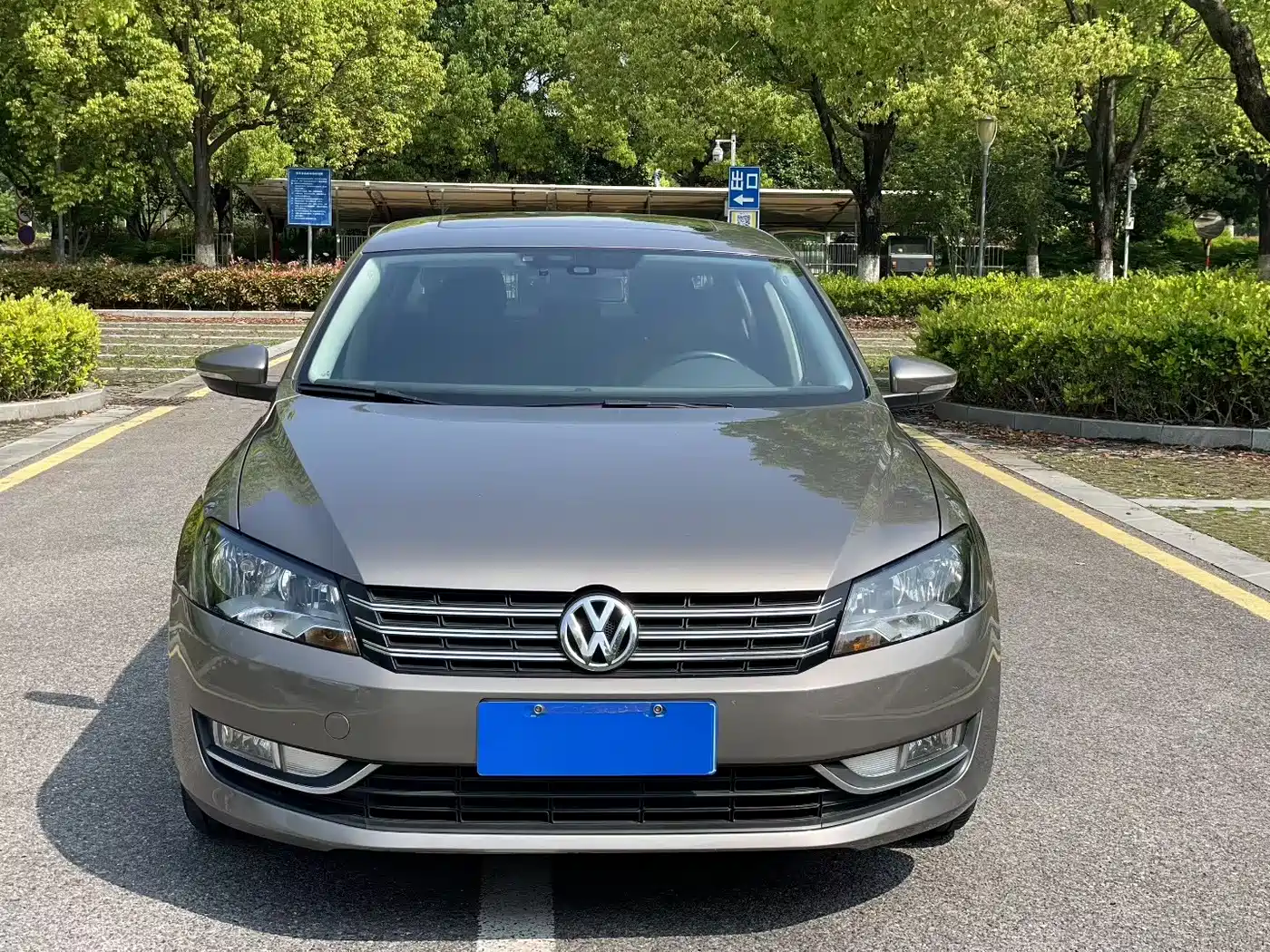 Volkswagen Passat 2011 1.8TSI Automatic Premium Edition фото 2