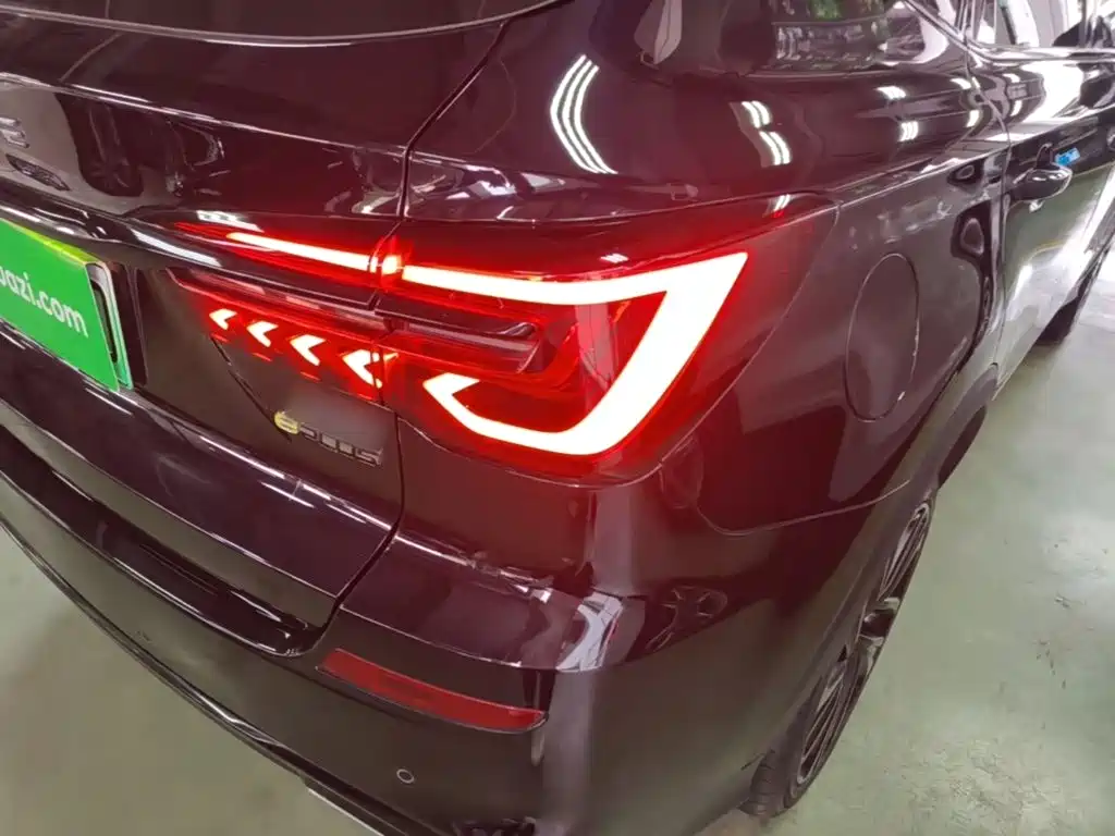 Photo 8 - Roewe RX5 eMAX