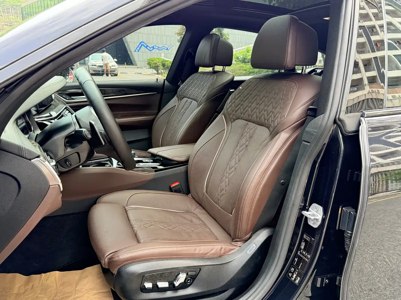 BMW 6 Series GT 2018 640i xDrive M Sport Package фото 10