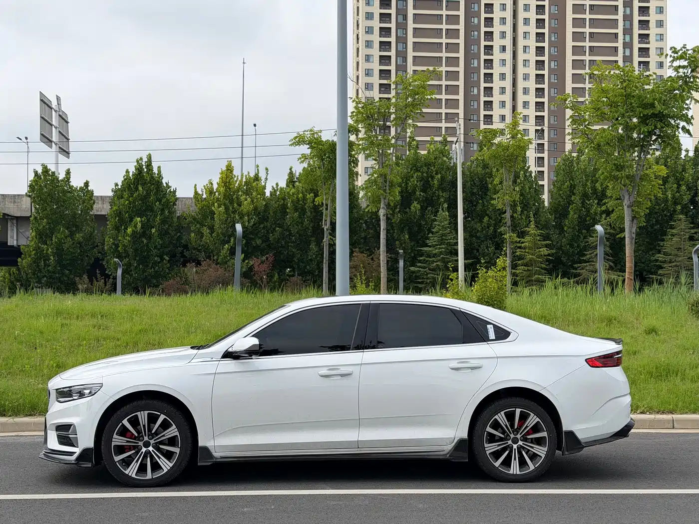 Фото 3 - Geely Xing Rui