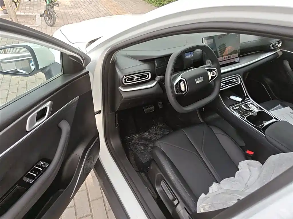 Geely Galaxy Galaxy Stellar 6 2025 60km Voyager Edition фото 16
