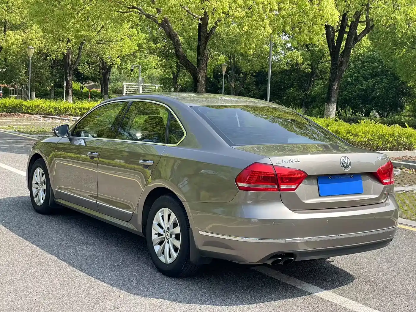 Volkswagen Passat 2011 1.8TSI Automatic Premium Edition фото 7