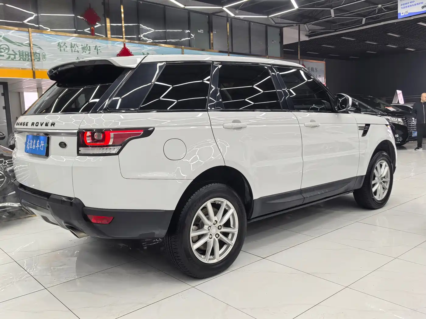 Land Rover Range Rover Sport 2017 3.0 SC V6 SE фото 5