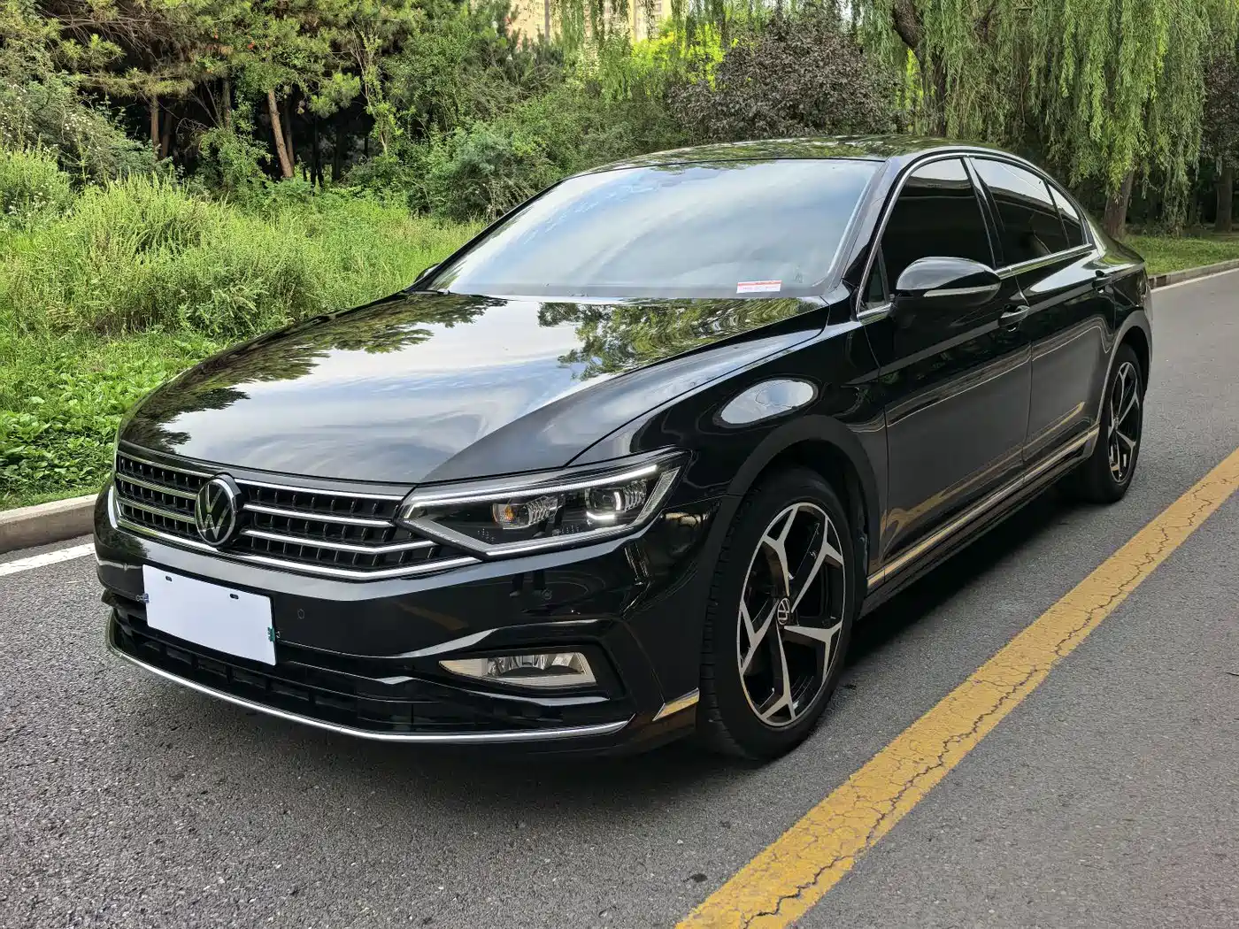 Volkswagen Magotan 2023 Model 2 Million Commemorative Edition 330TSI DSG Luxury