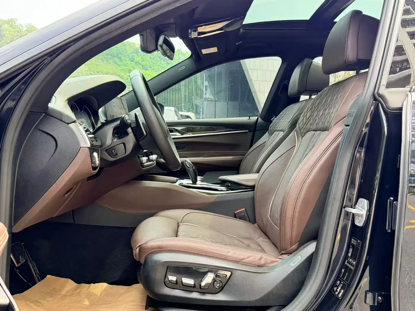 BMW 6 Series GT 2018 640i xDrive M Sport Package фото 9