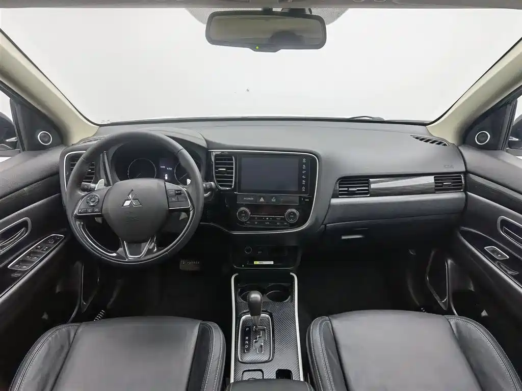 Mitsubishi Outlander 2019 2.4L 4WD Deluxe Edition 5-Seater China VI фото 5