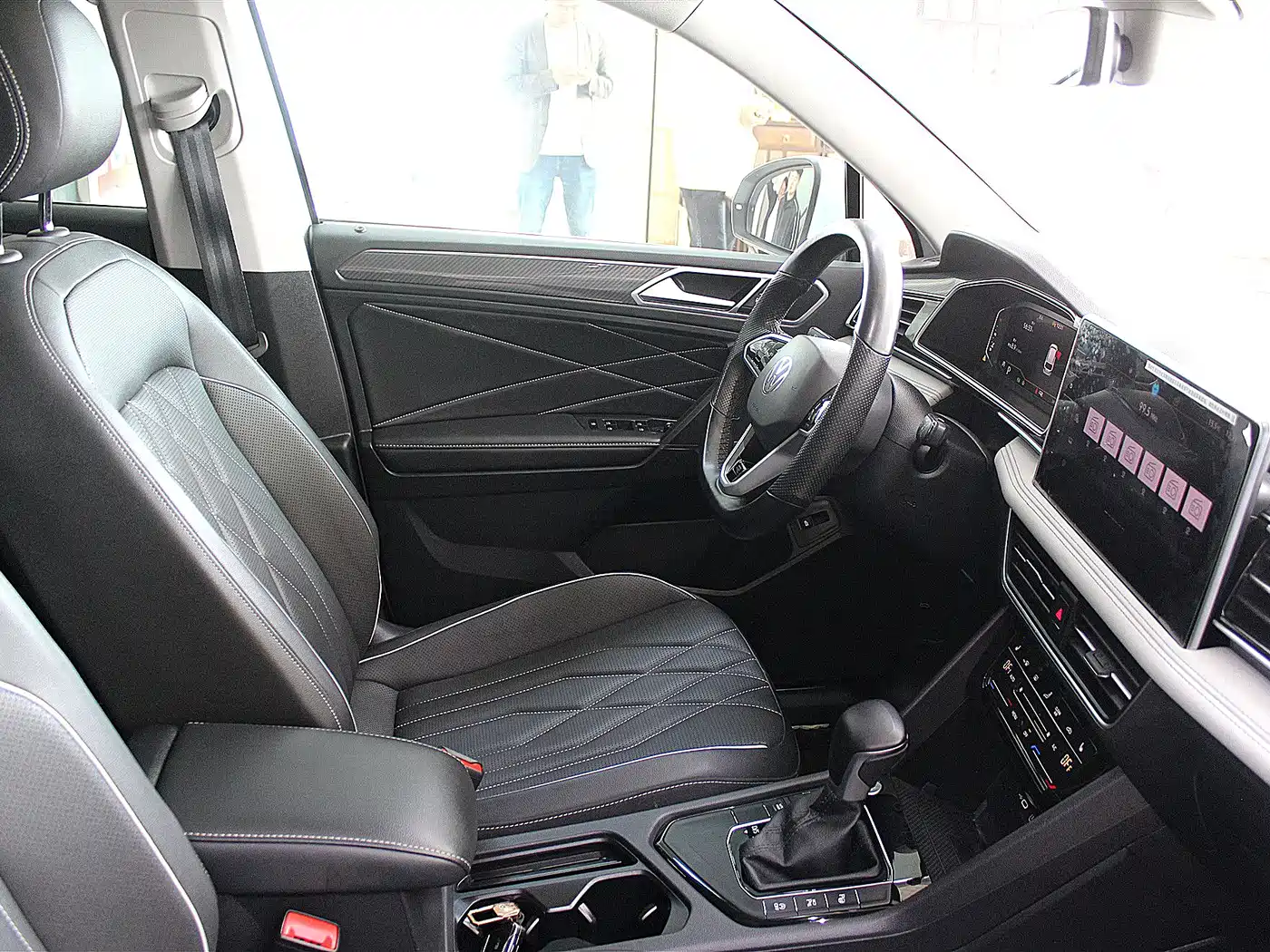 Volkswagen Tiguan L 2023 330TSI Auto 2WD R-Line Premium Edition фото 13