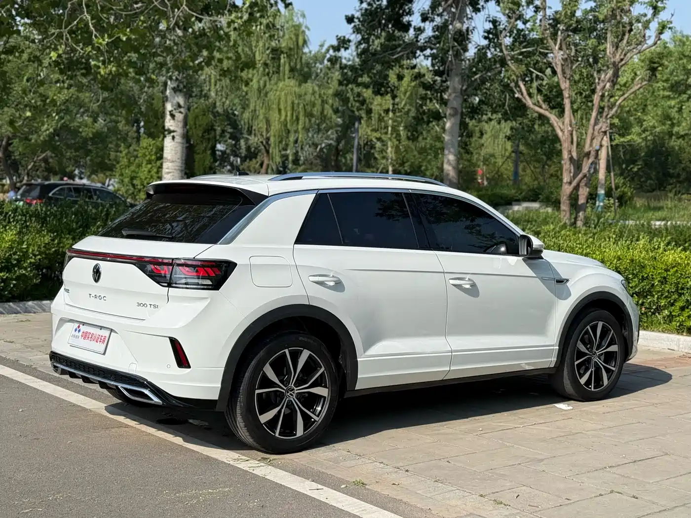 Volkswagen T-ROC 2024 300TSI DSG 2WD Morning Light Edition фото 18