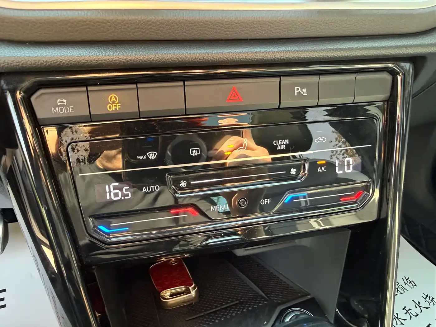 Volkswagen T-ROC 2024 300TSI DSG 2WD Morning Light Edition фото 14