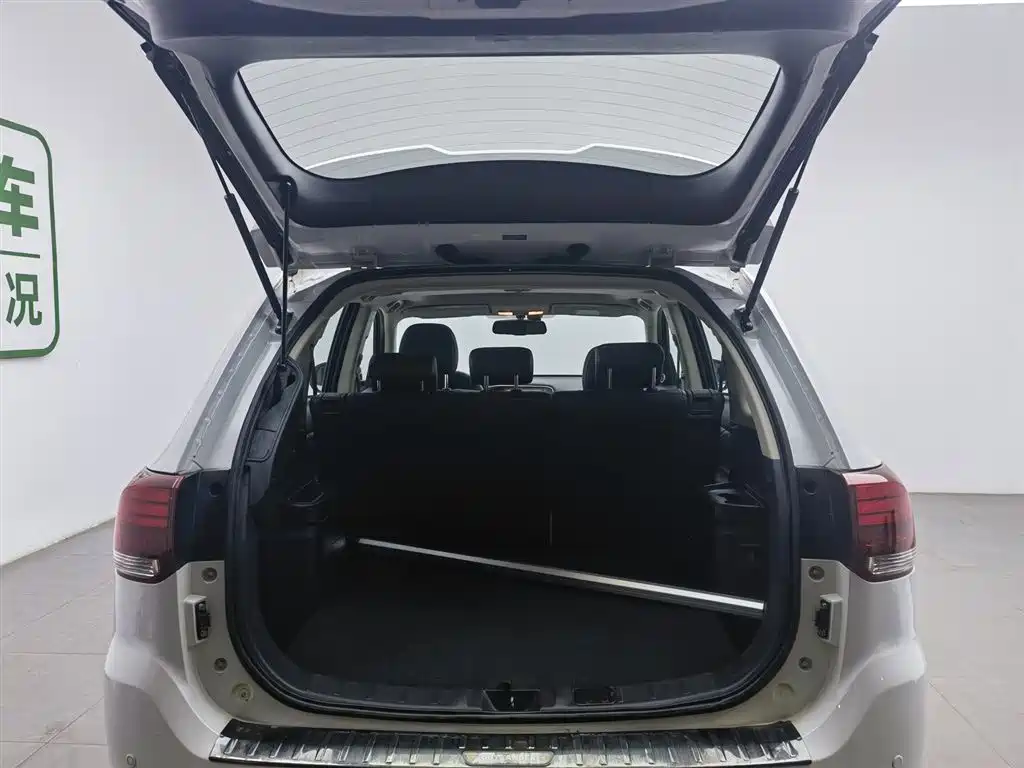Mitsubishi Outlander 2019 2.4L 4WD Deluxe Edition 5-Seater China VI фото 16