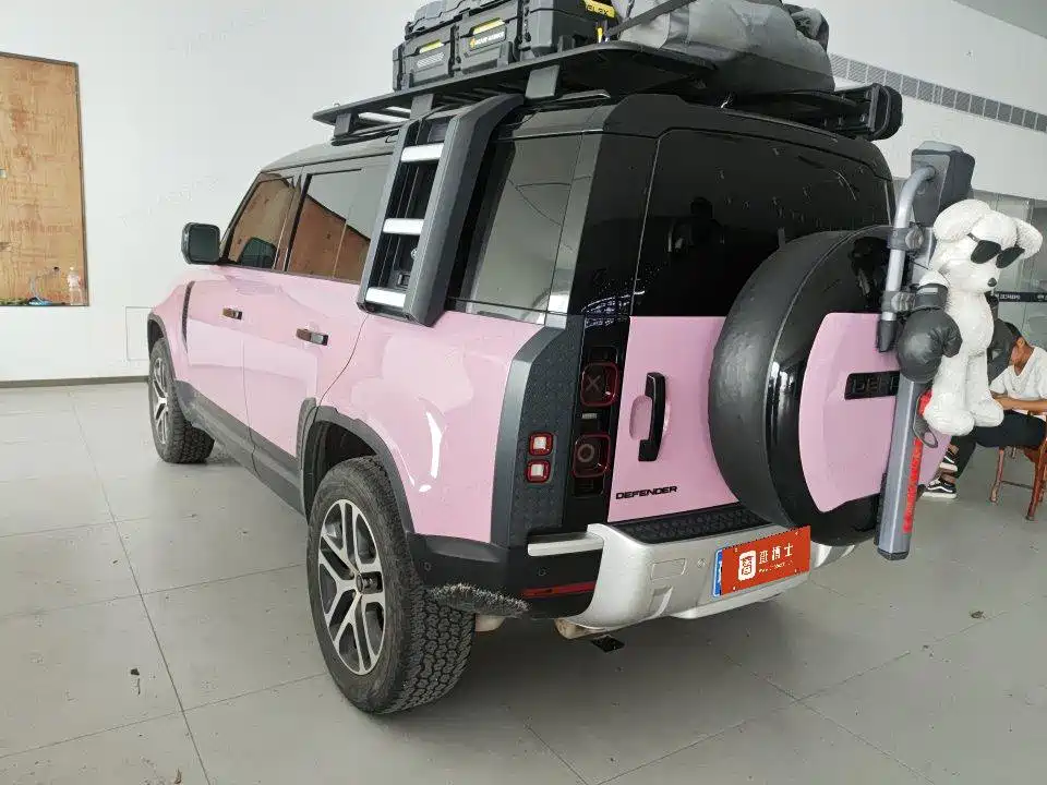Photo 6 - Land Rover Defender