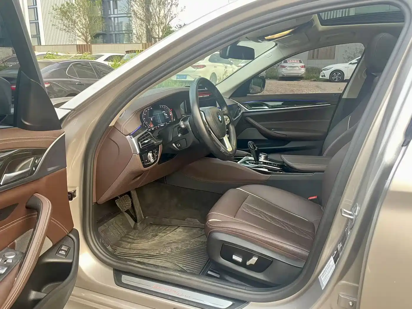 BMW 5 Series 2022 Model Second Facelift 525Li Luxury Package фото 4
