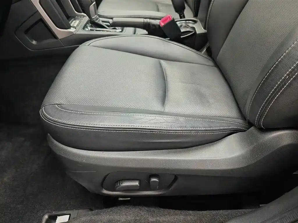 Subaru Forester 2016 2.5i Luxury Navigation Edition фото 20