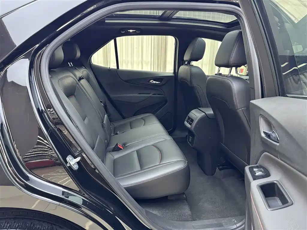 Chevrolet Equinox 2022 Mild Hybrid 550T RS 4WD Intelligent Expansion Edition фото 12