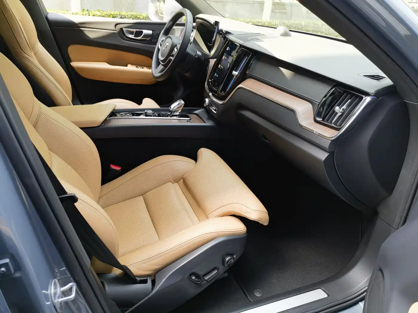VOLVO XC60 PLUG-IN HYBRID