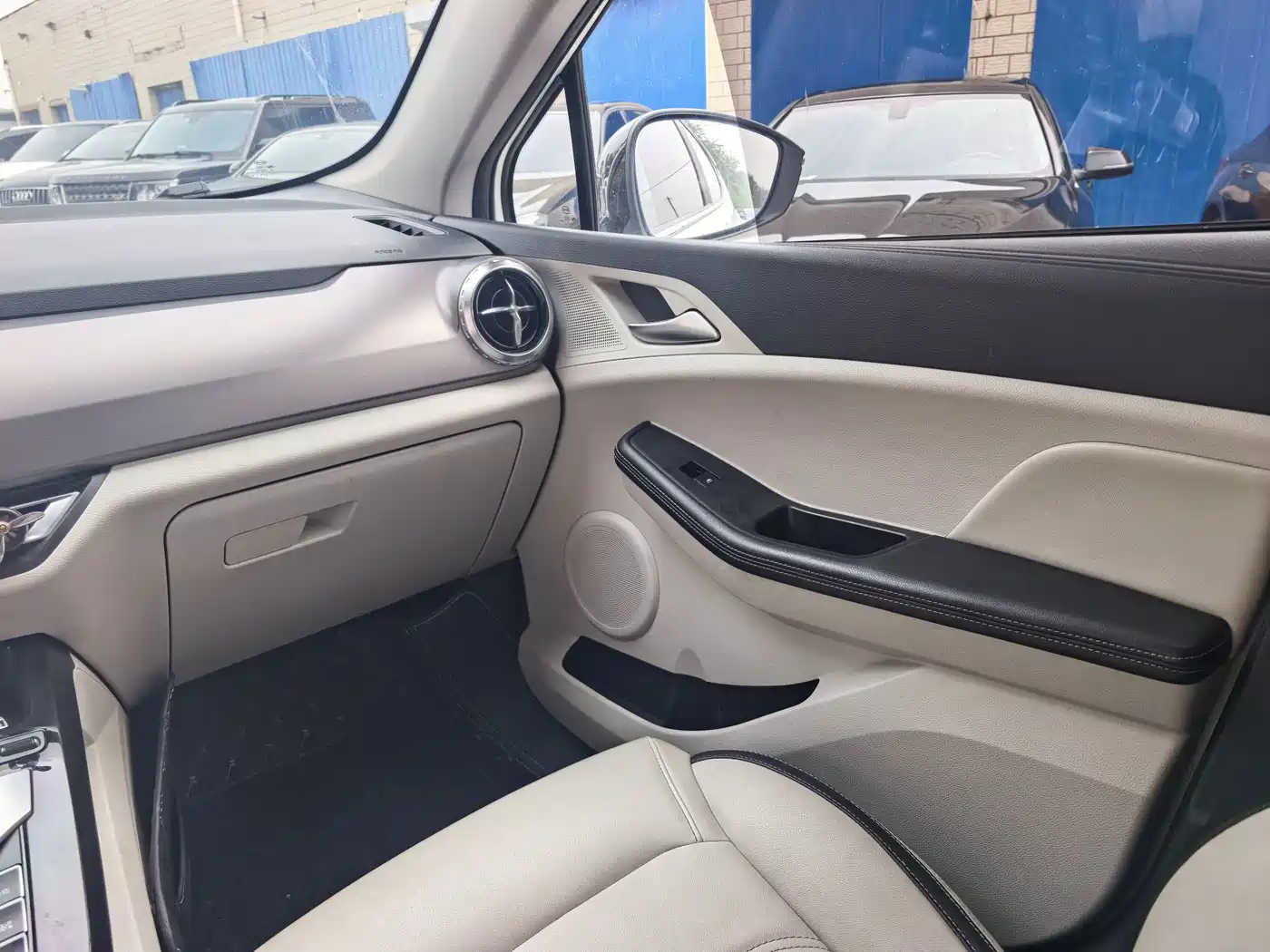 BYD Yuan Pro 2023 401KM Luxury фото 8