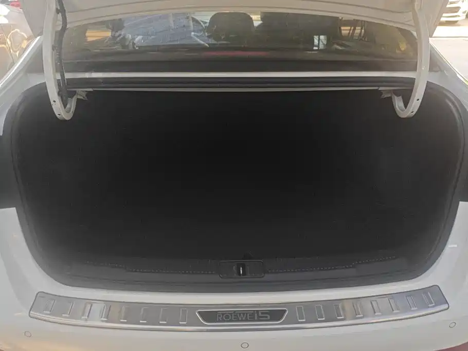 Фото 4 - Roewe i5