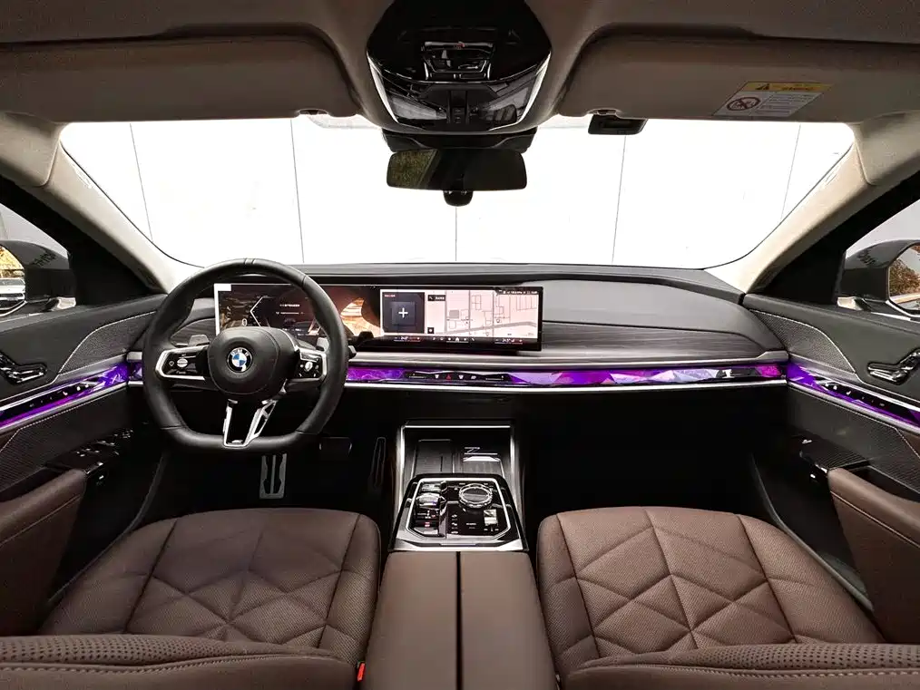 BMW 7 Series 2023 Model 735Li M Sport Package фото 18