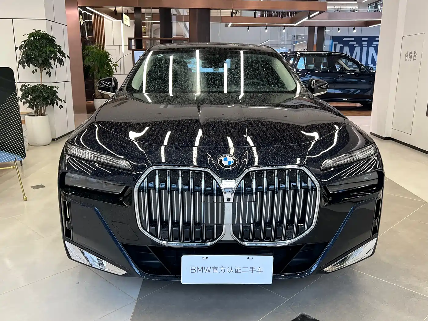 BMW 7 Series 2023 Model 740Li Leading M Sport Package фото 2
